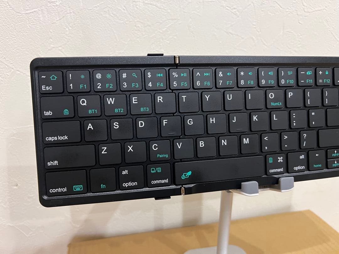 Nillkin Bluetooth 折りたたみ式キーボード