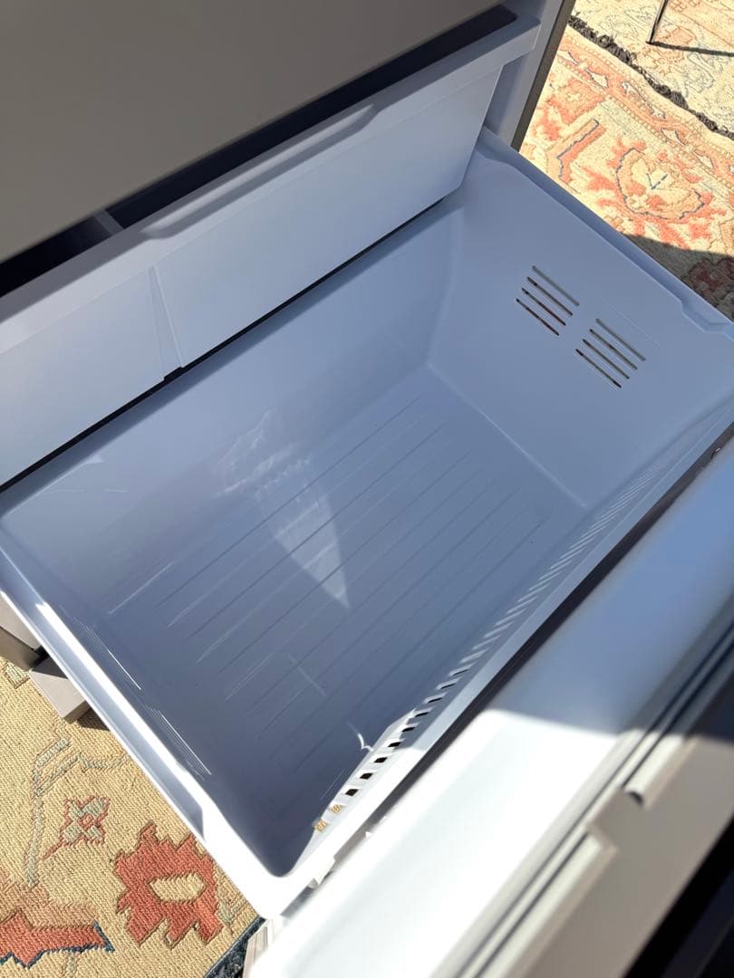 ほぼ新品！2025年製 Panasonic 冷蔵庫 326L NR-C33ES1