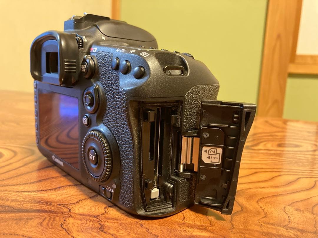 【ジャンク】Canon EOS 7D Mark II 【ボディのみ】