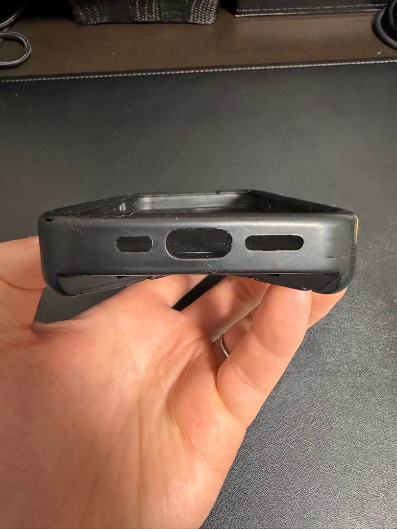 ボッテガヴェネタiPhone13proカードケース