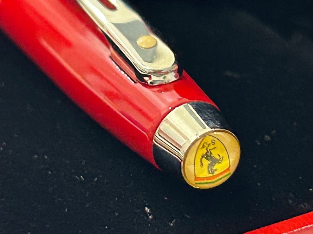 新品 未使用 フェラーリ Ferrari ボールペン 赤 専用ケース付き