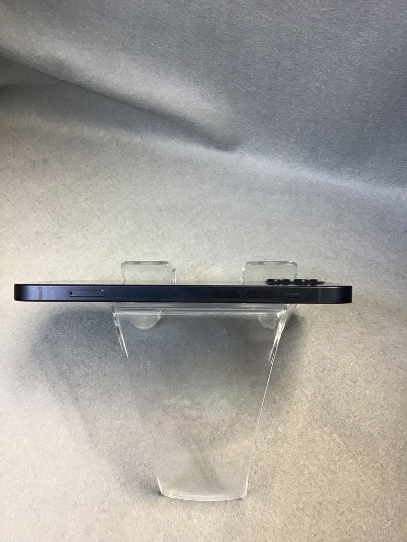 中古　国内版 SIMフリー iPhone12 64GB ブラック色