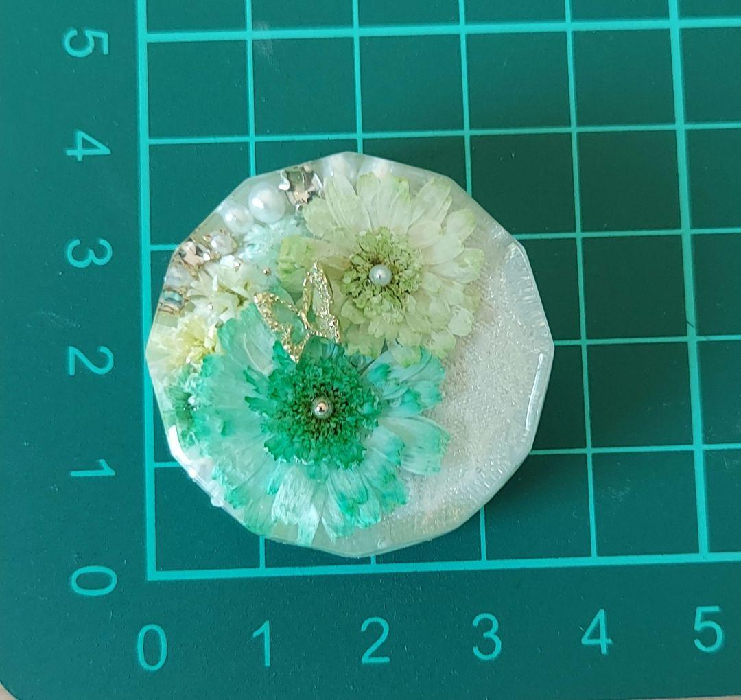 【1577】レジン　マトリカリア　ヘアゴム　ポニーフック　ブロ―チ　ハンドメイド