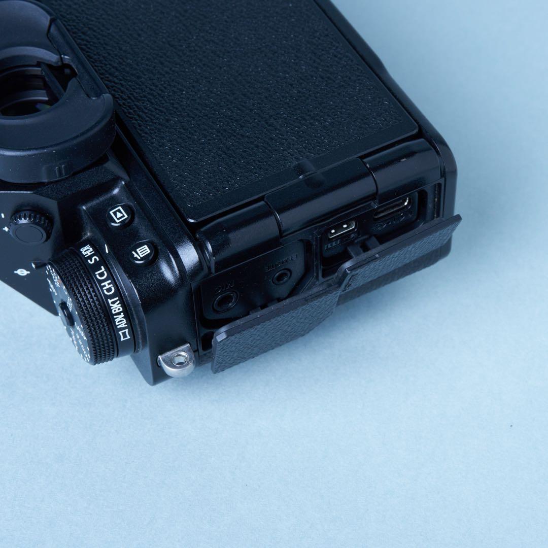 う*ぬ様 【完動品】FUJIFILM X-T4 ボディ