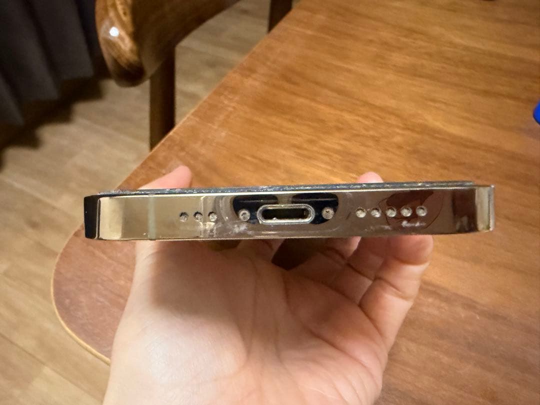 iPhone 13 Pro ゴールド 本体 128GB 背面ひび割れあり