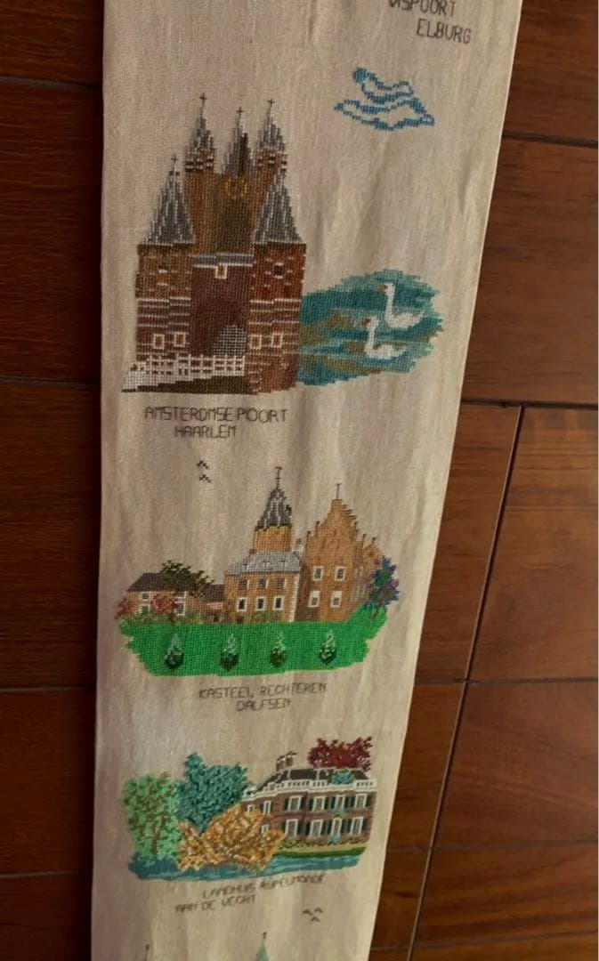 蚤の市　手刺繍　クロスステッチ　タペストリー　遺跡　城