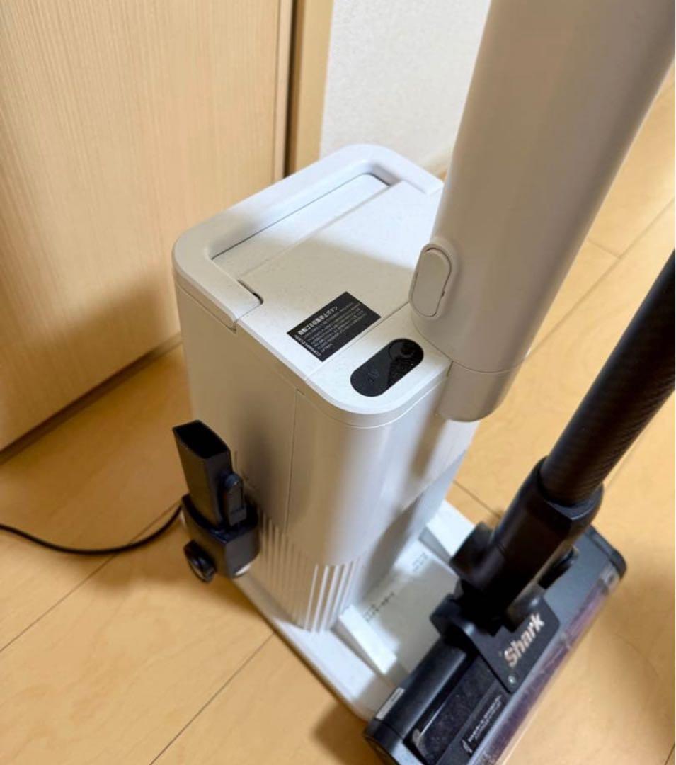 SharkCleanSense iQコードレススティッククリーナーIW3241J