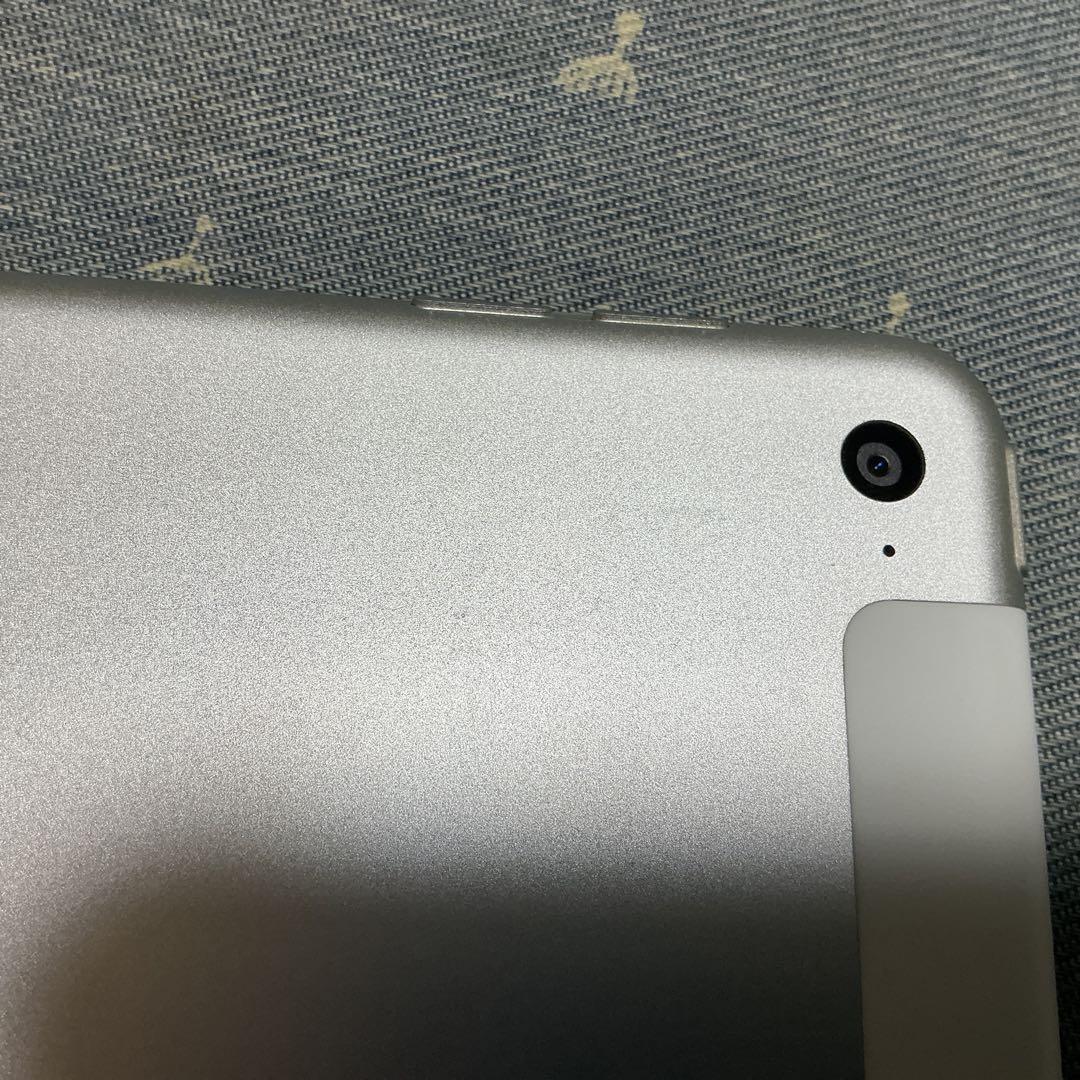 iPad mini (第4世代) 64GB シルバー Wi-Fi+セルラー