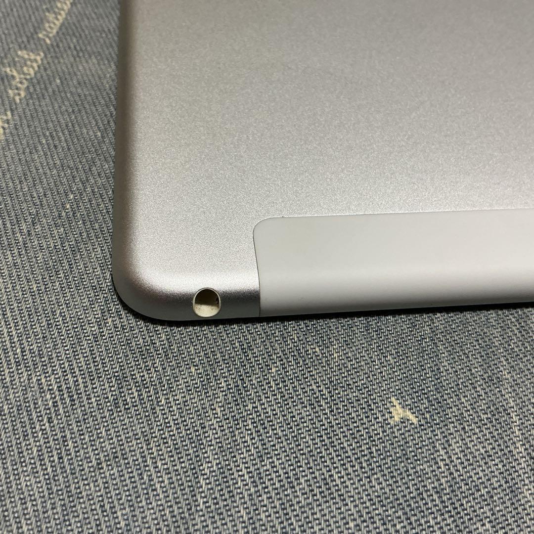 iPad mini (第4世代) 64GB シルバー Wi-Fi+セルラー