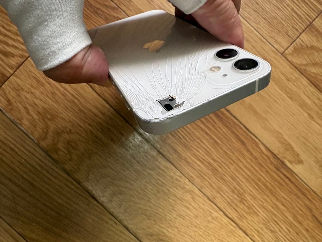 【ジャンク】iPhone12 mini 128GB ホワイトSIMフリー部品取り