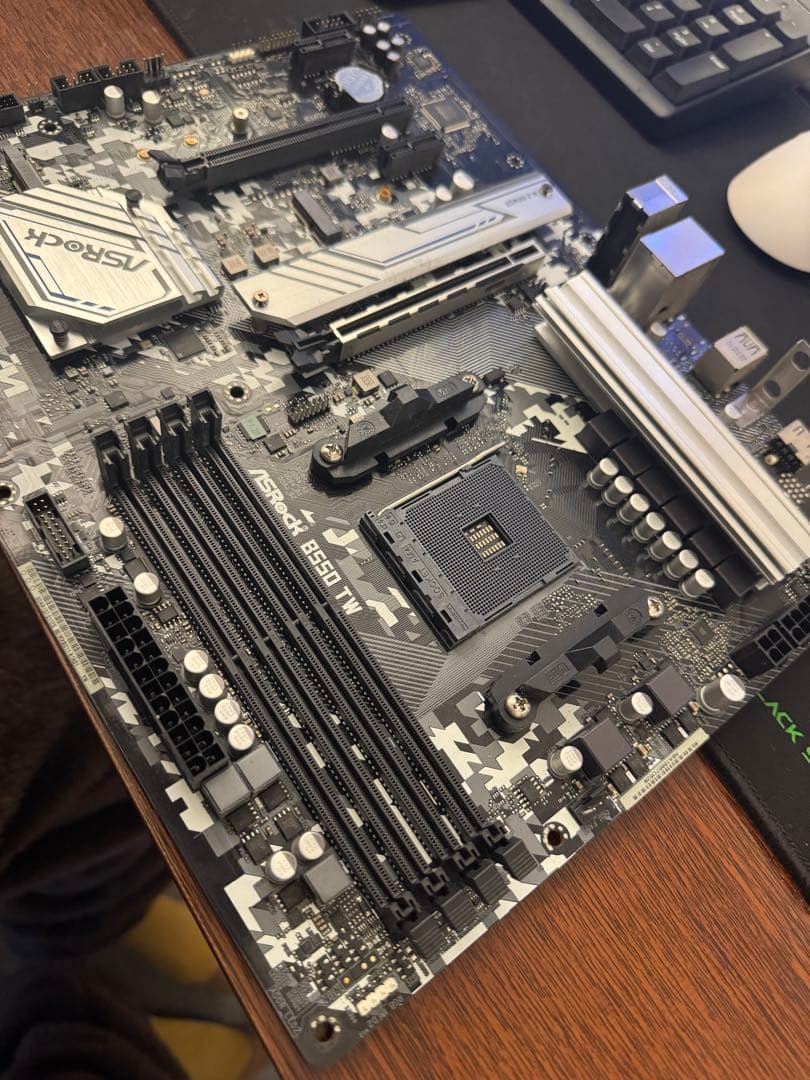ASRock B550 TV マザーボード