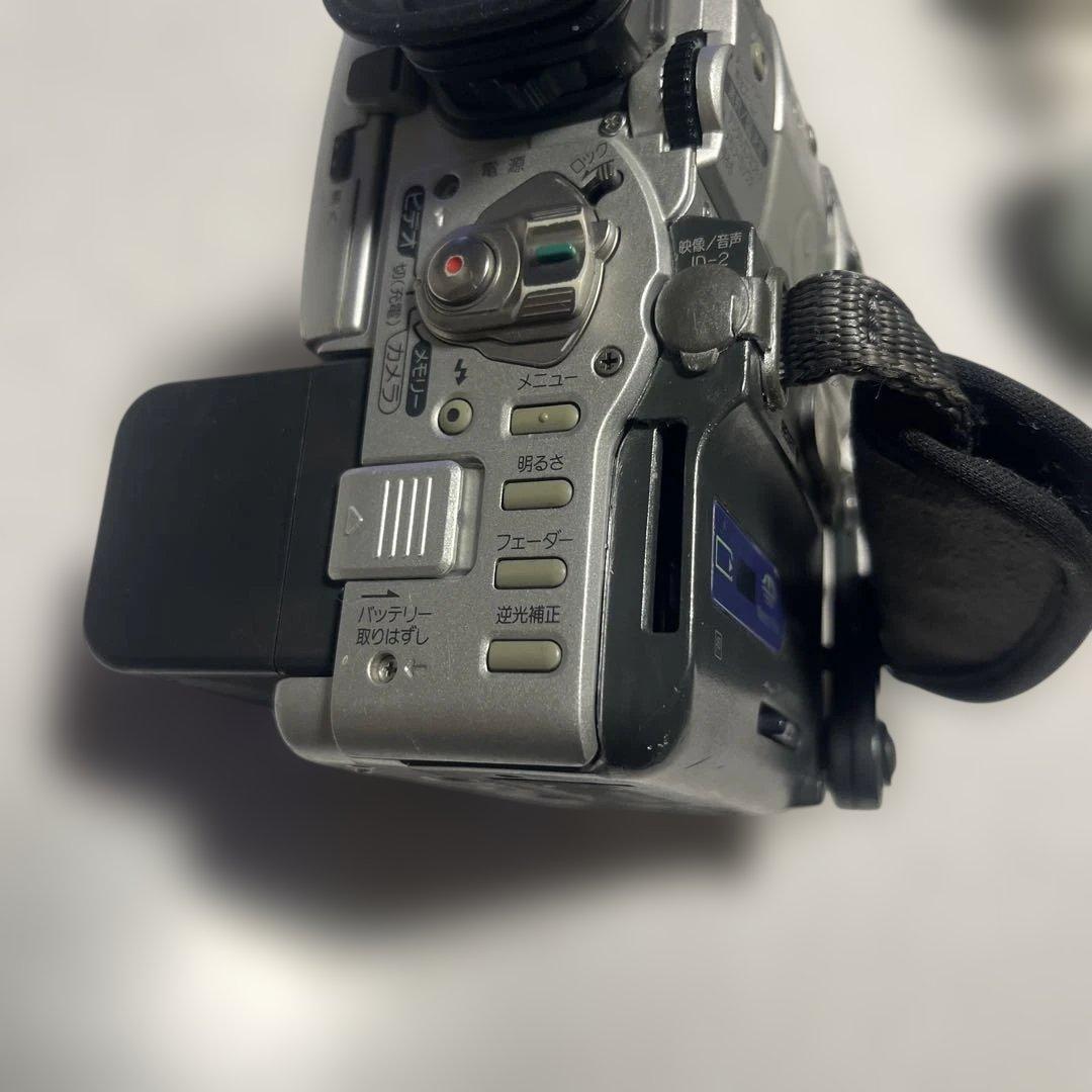 SONY miniDV HANDYCAM DCR-PC110 ③