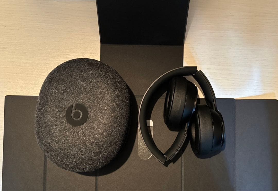 ヘッドホン beats SOLO PRO