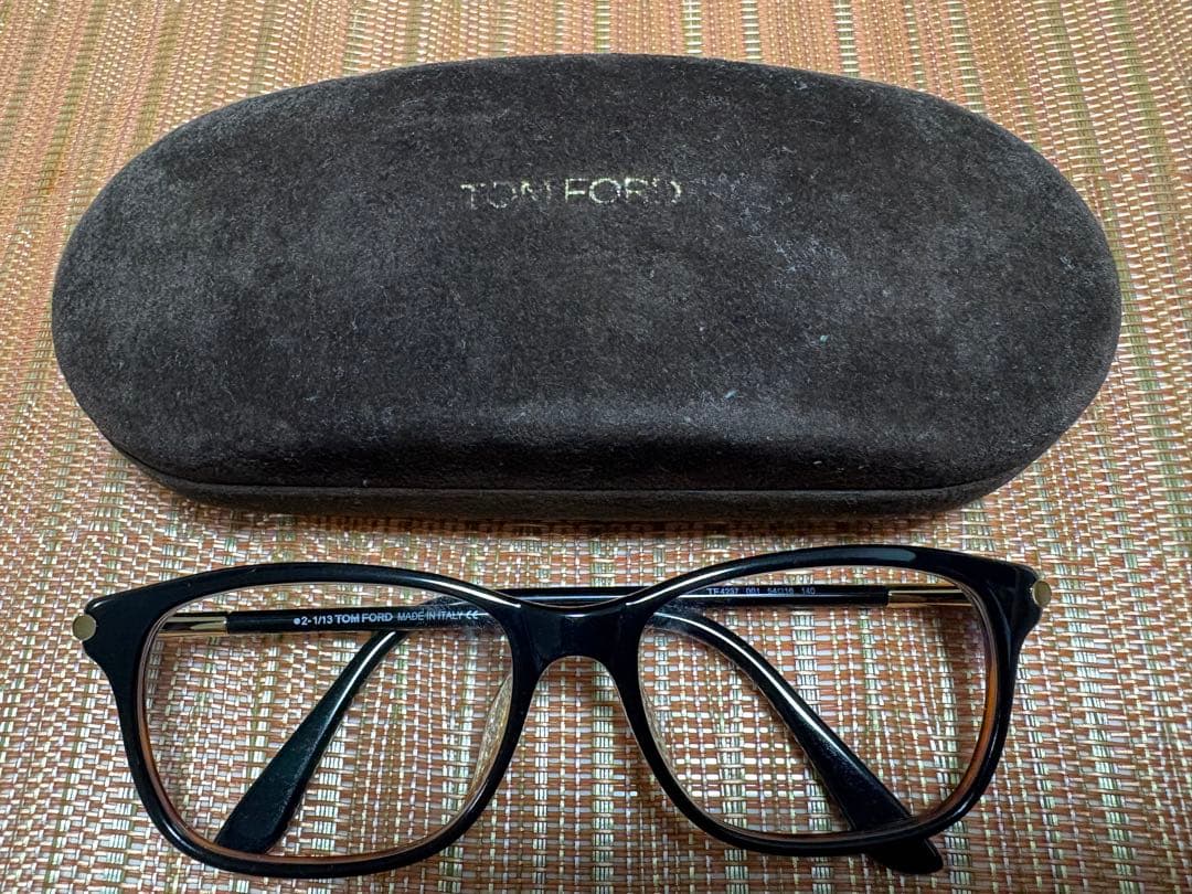 Tom Ford 伊達メガネTF4237 001◾️MED IN:ITALY