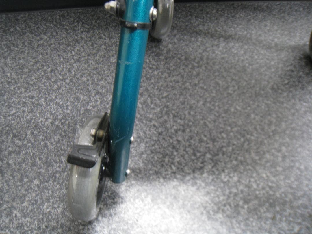 【カワムラサイクル】四輪歩行車 KW20 グリーン ①