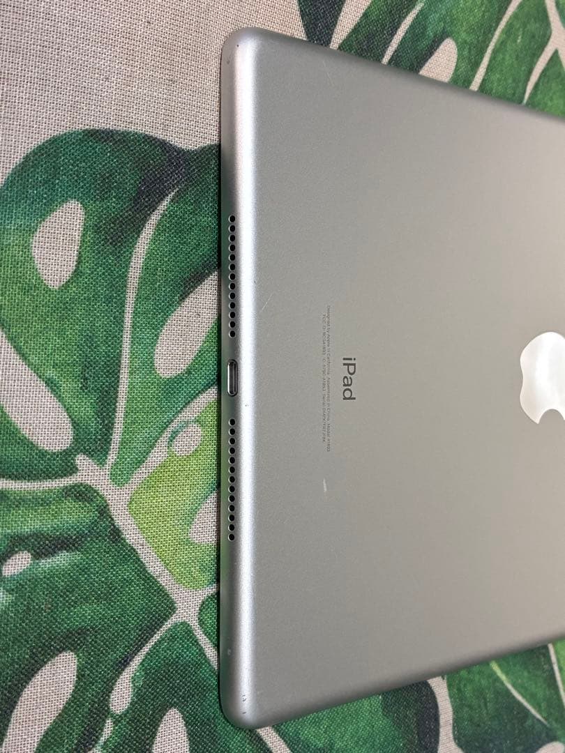 iPad 第6世代 32GB シルバー