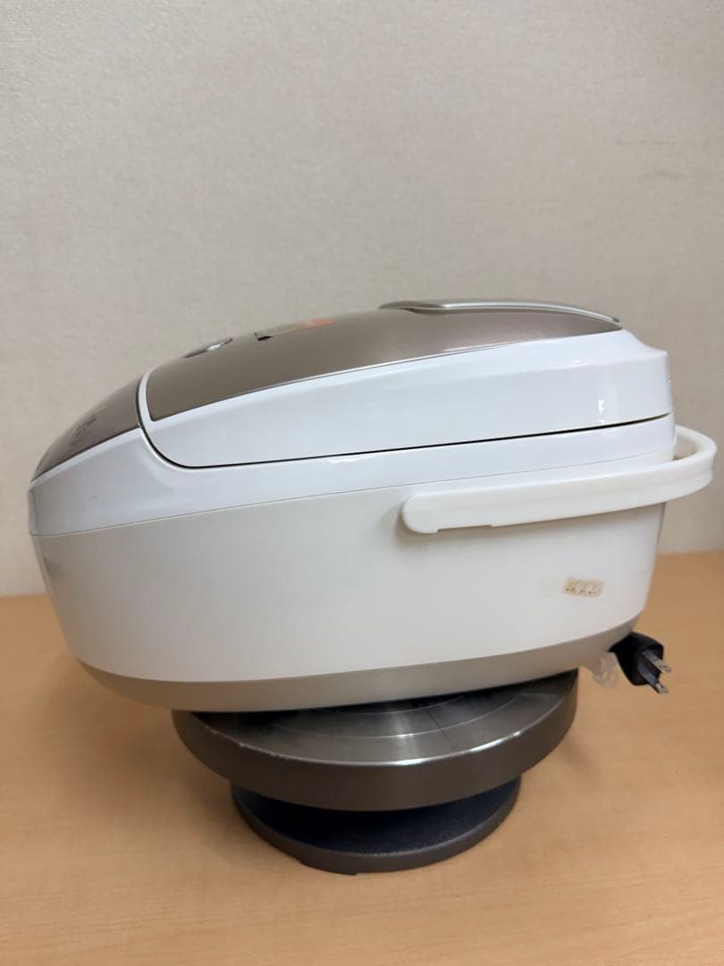 タイガー IH炊飯ジャー JPK-A100 5.5合炊き ホワイト 2019年製
