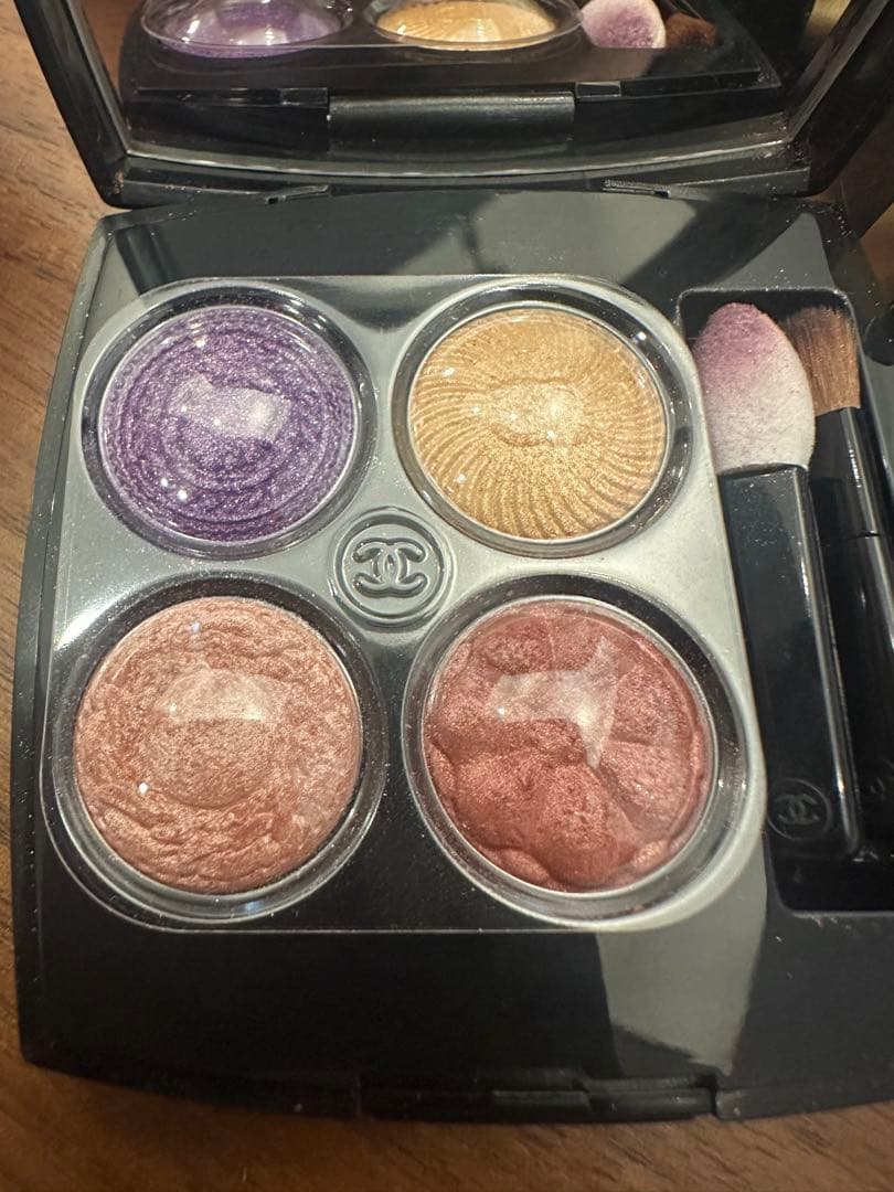 CHANEL レキャトルオンブルブトン　239 ブトンバロック　アイシャドウ
