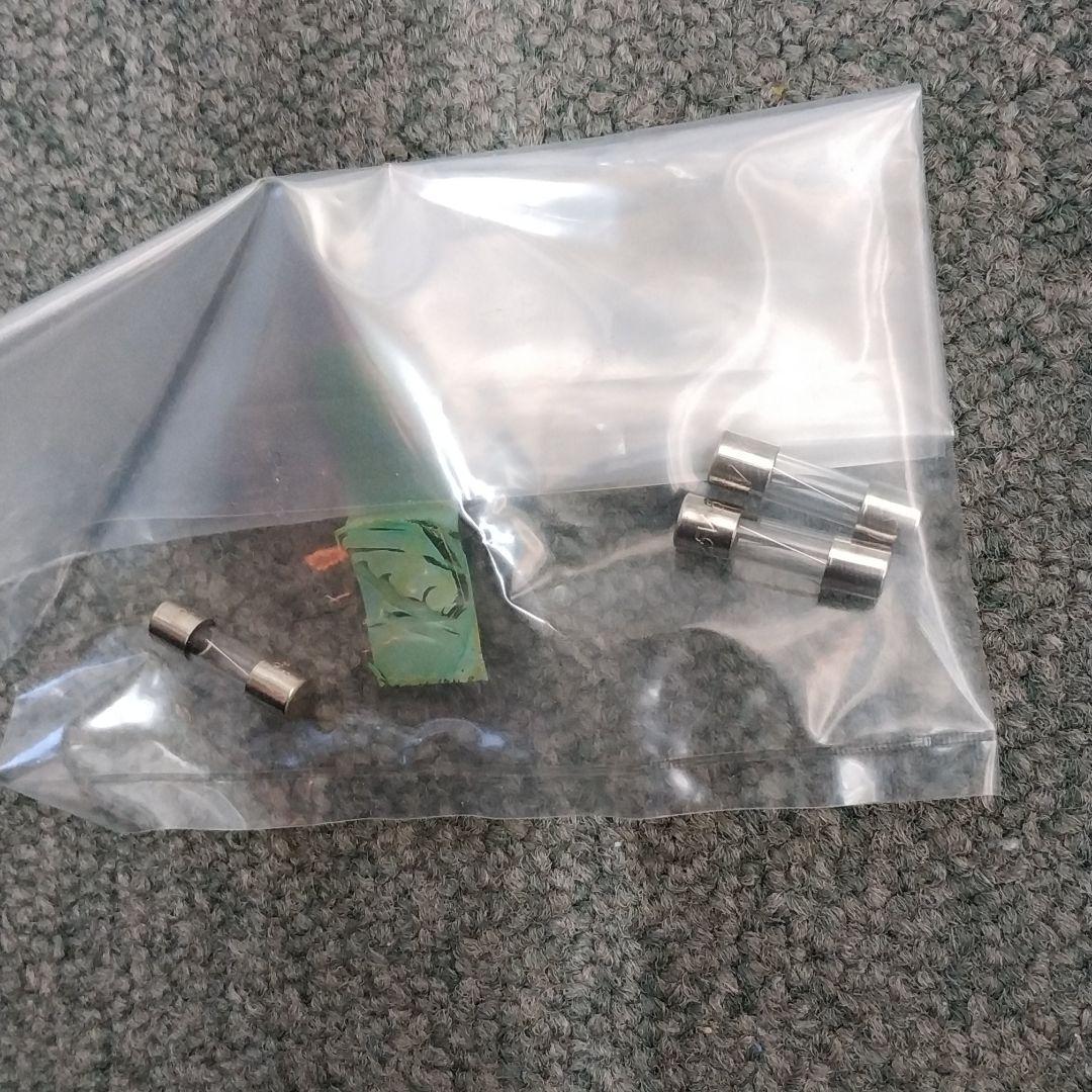 connector-coax  01k0101-g10  ４個　　ヒューズ３個
