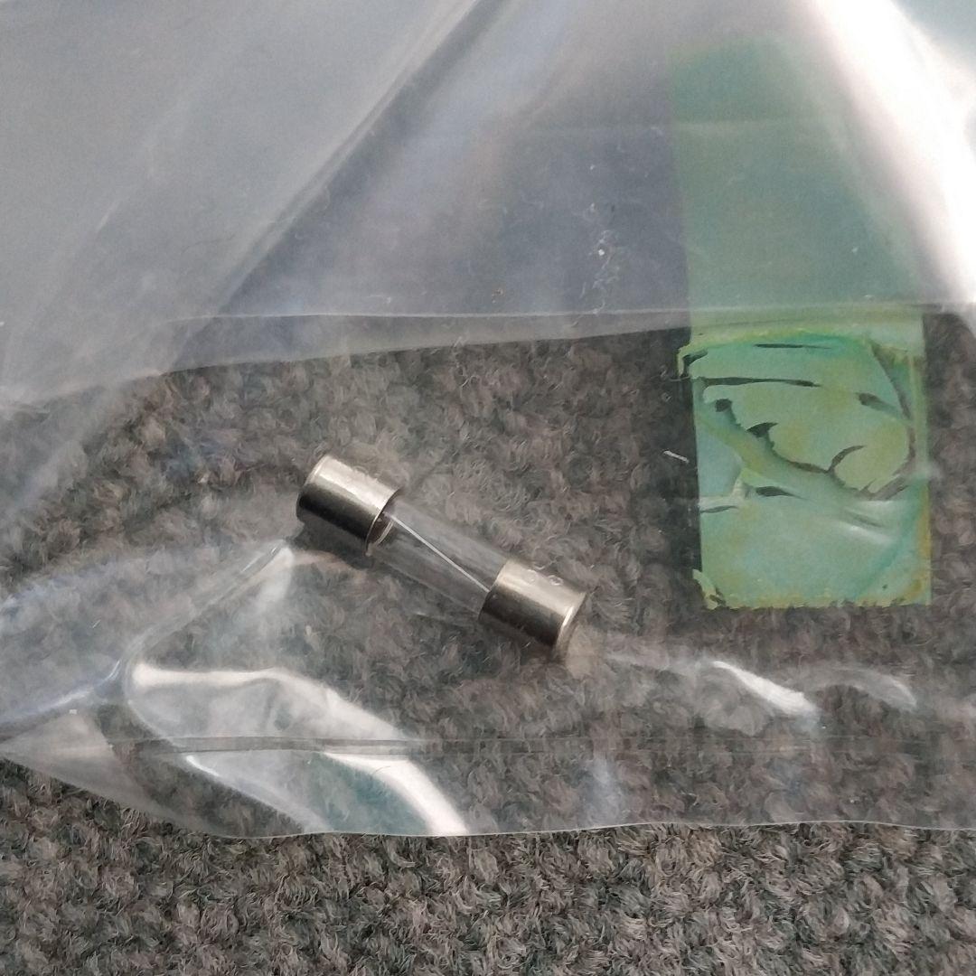 connector-coax  01k0101-g10  ４個　　ヒューズ３個