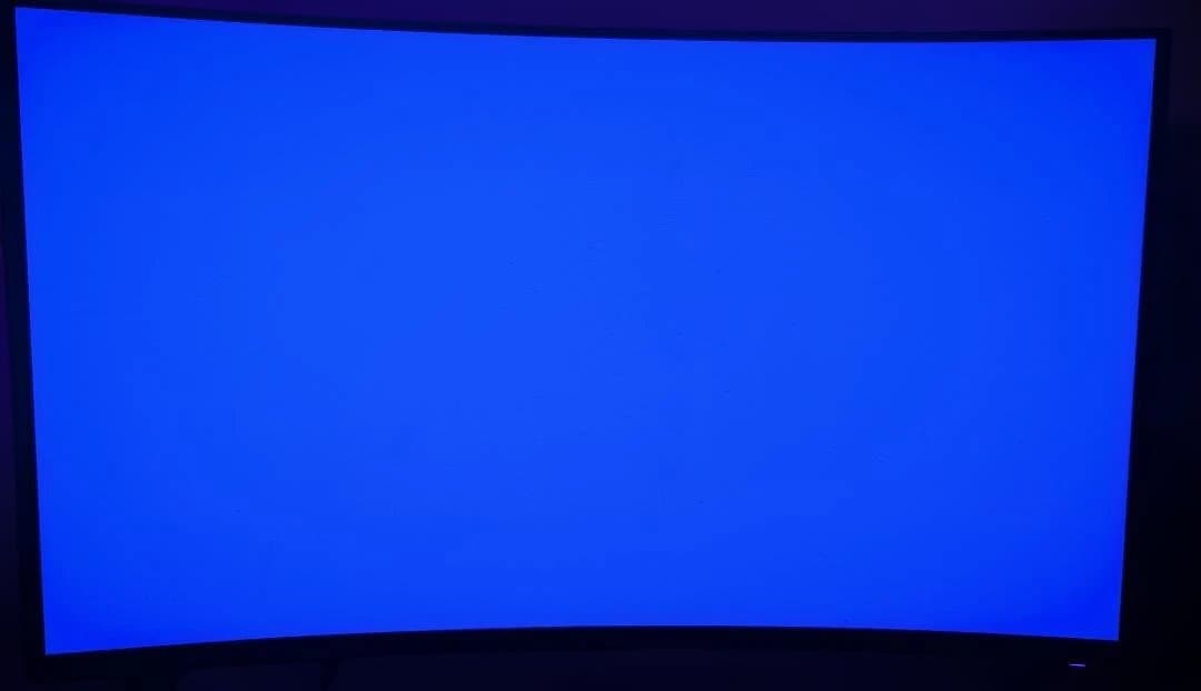 Alienware 32 4K 有機EL ゲーミング モニター AW3225QF
