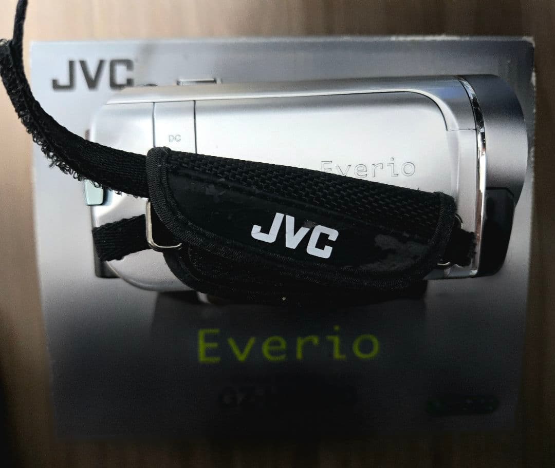 JVC Everio GZ-HM890 ビデオカメラ本体 シルバー系