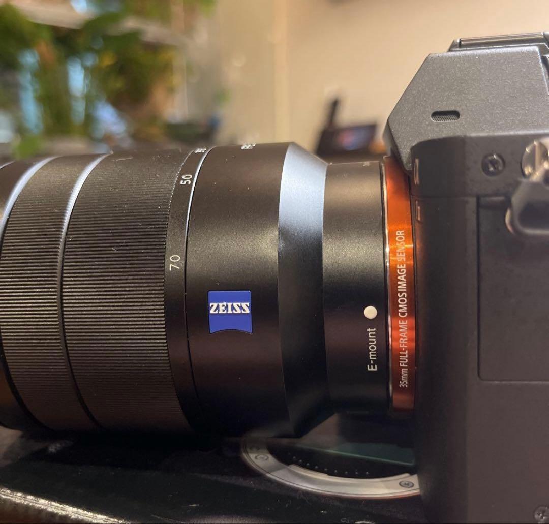 SONY a7Ⅱ ILCE−7M2 本体とSEL2470Z レンズのセットです