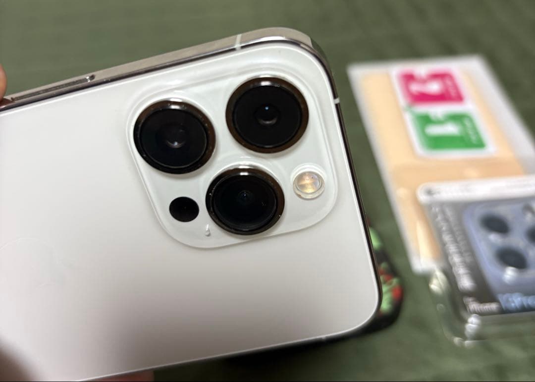 【美品】Apple iPhone 13 Pro 256GBシルバー おまけつき
