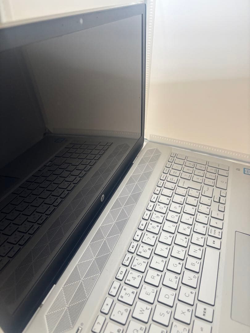 ジャンク品HP Pavilion シルバー ノートPC