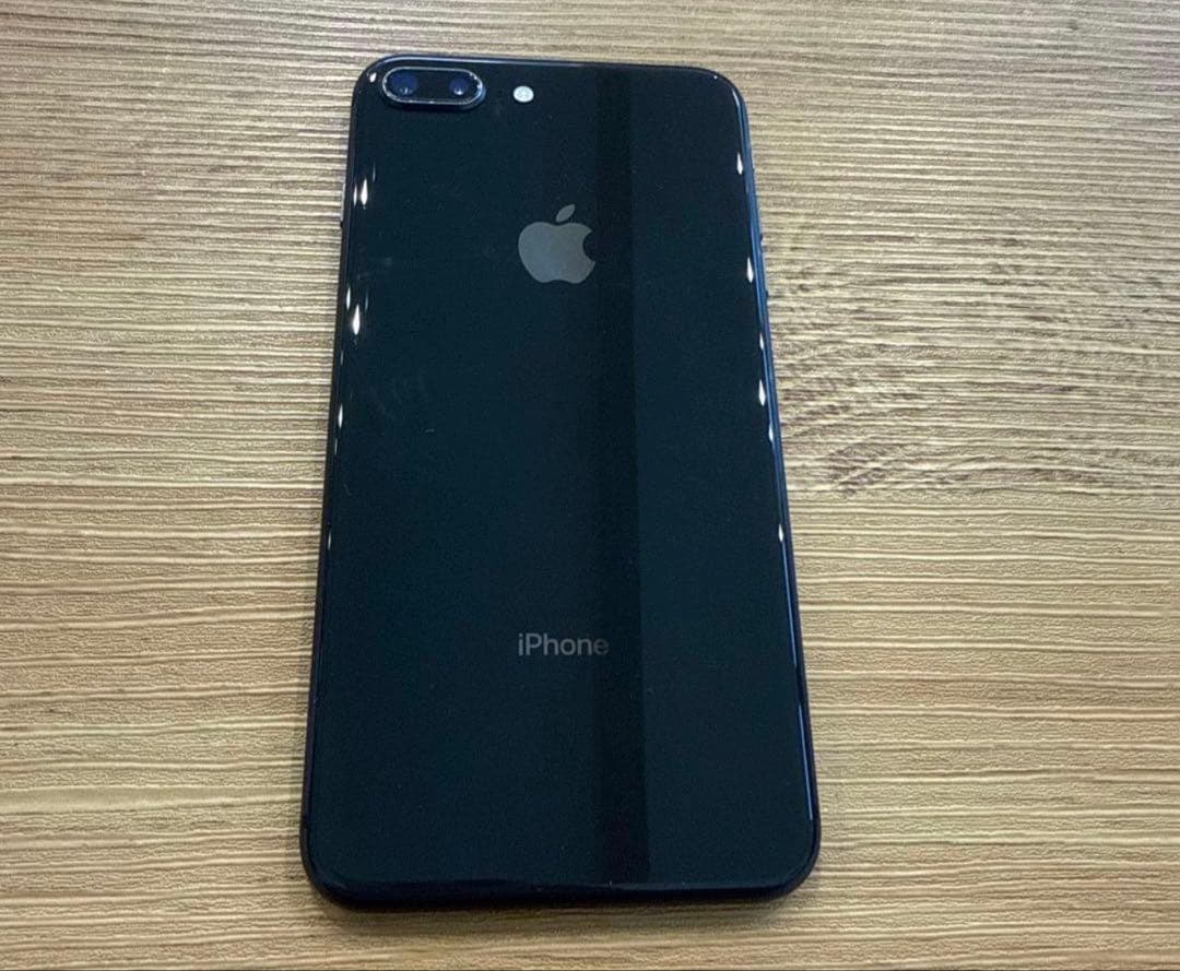 Apple iPhone 8Plus 本体