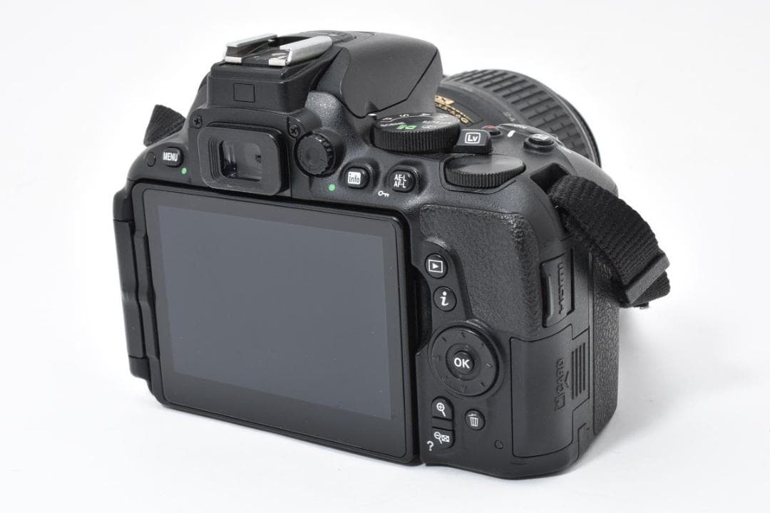 【大人気】 Nikon ニコン D5500 レンズキット デジタル一眼レフカメラ