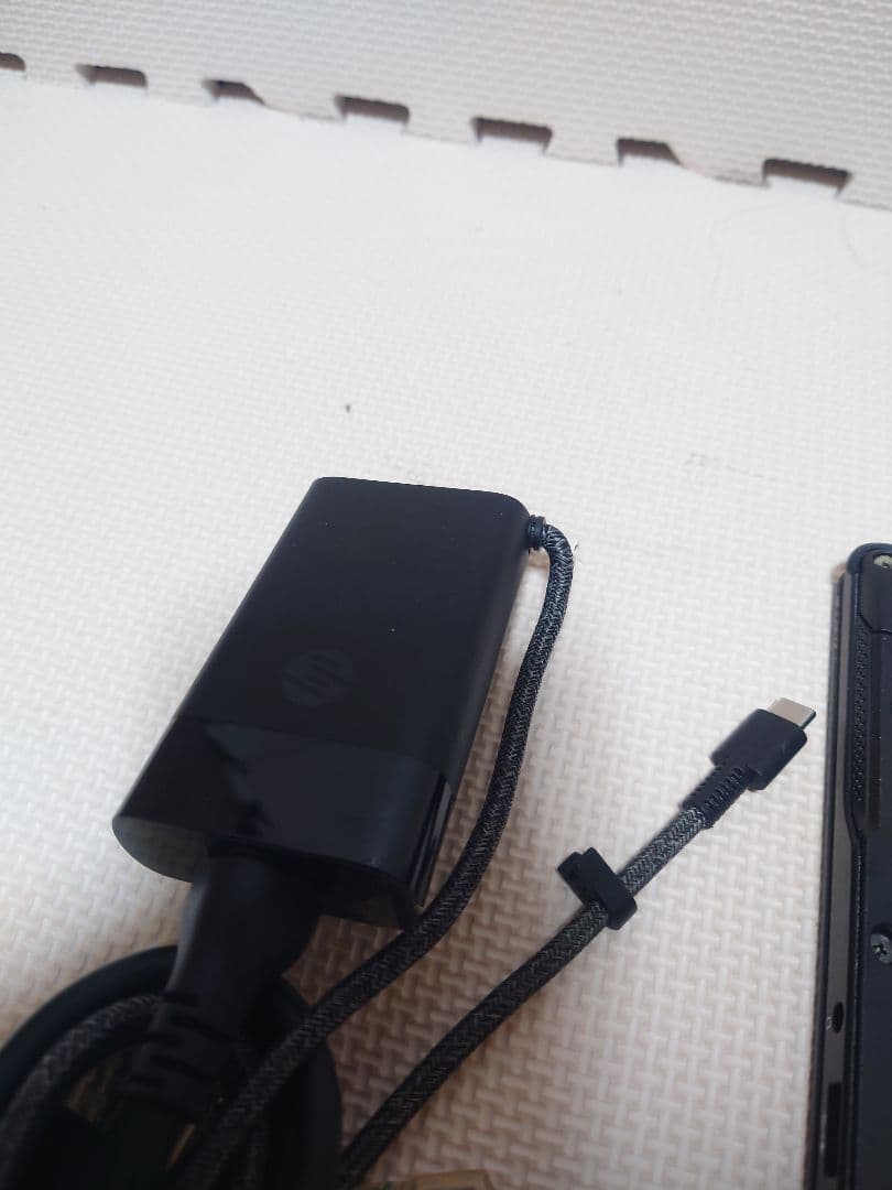 富士通 Lifebook UH95 i7-1165G7 868g 2in1タッチ