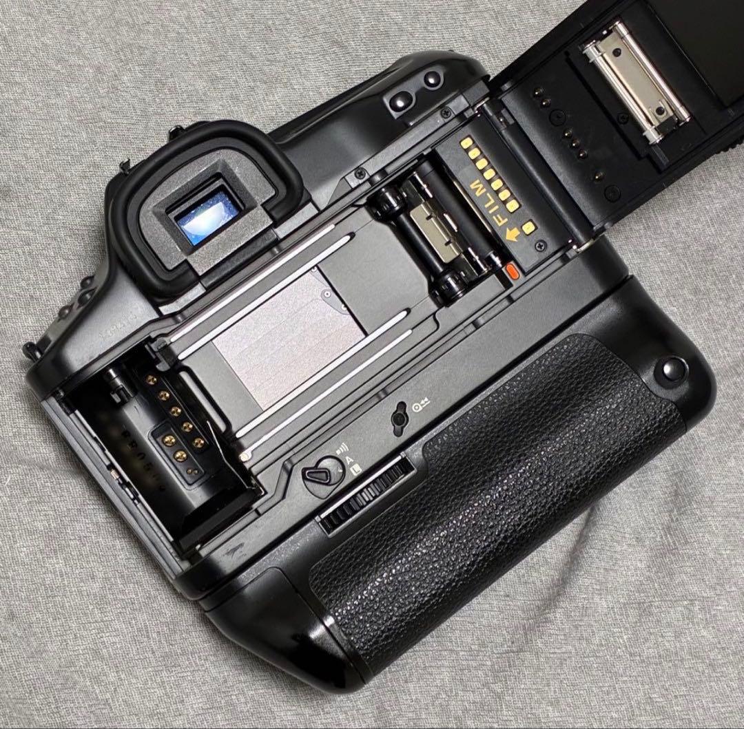 フィルムカメラ Canon Eos1 Film Camera