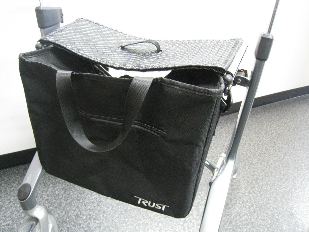 トラストケアウォーカー レッツフライ 竹虎 グレー カラー バッグ付き ①