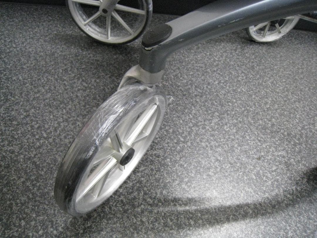 トラストケアウォーカー レッツフライ 竹虎 グレー カラー バッグ付き ①