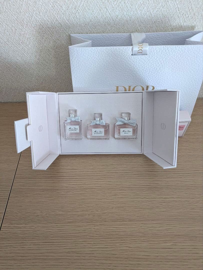 Miss Dior 香水 4本セット 5ml ギフトボックス 袋付き
