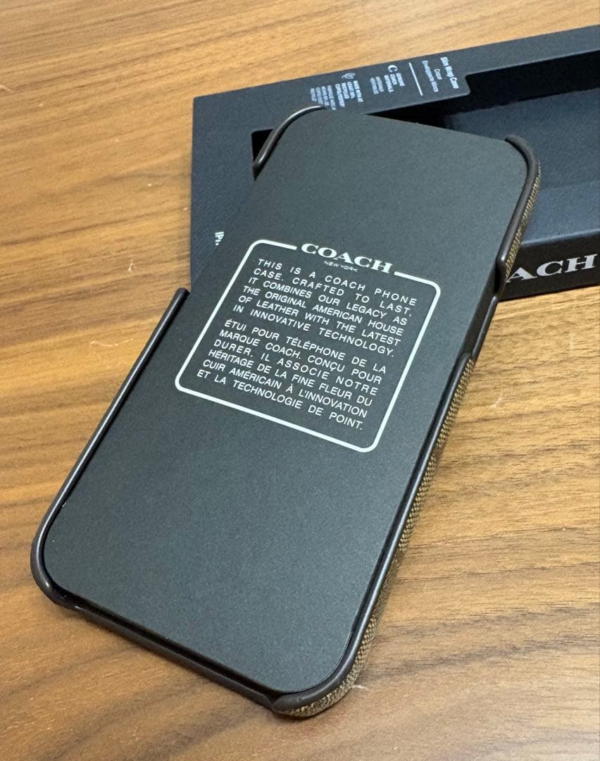 ☆新商品入荷☆ COACH iPhone15 ケース・シグネチャー キャンバス
