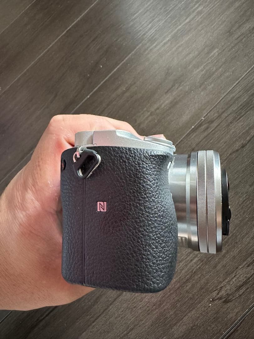 SONY α6400 ミラーレス一眼セットシルバー　ILCE-6400Y