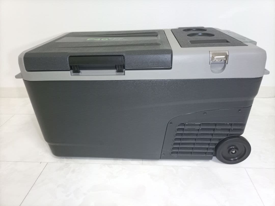 F40：ポータブル冷蔵庫 30L、効率的な性能、優れた状態