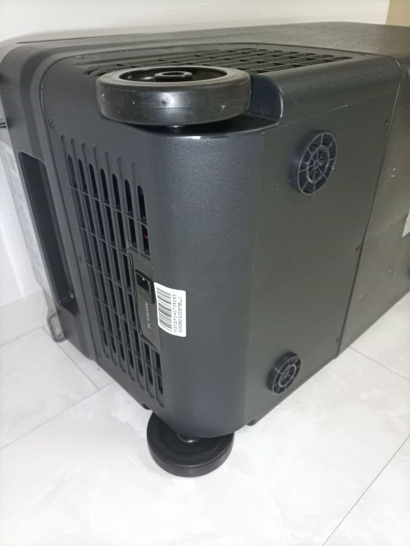 F40：ポータブル冷蔵庫 30L、効率的な性能、優れた状態