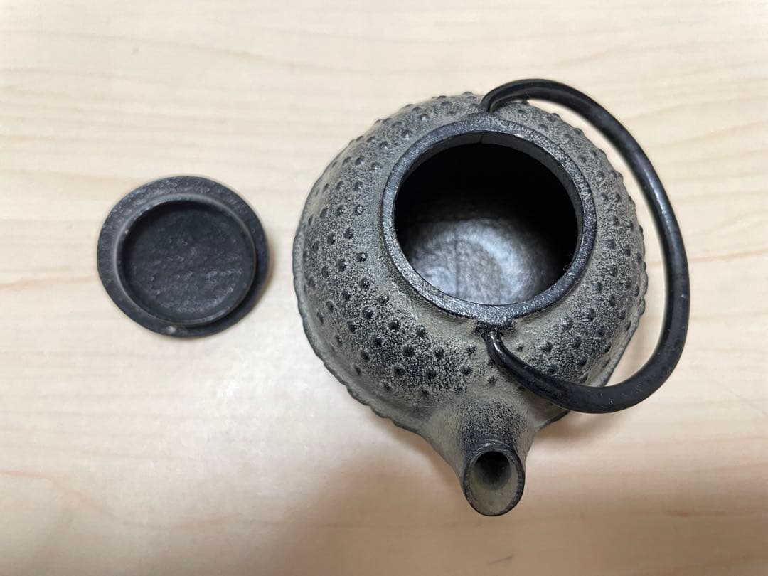 昭和レトロな南部鉄器　古鉄瓶菊紋松笠摘　骨董品 鋳鉄製鉄瓶セット