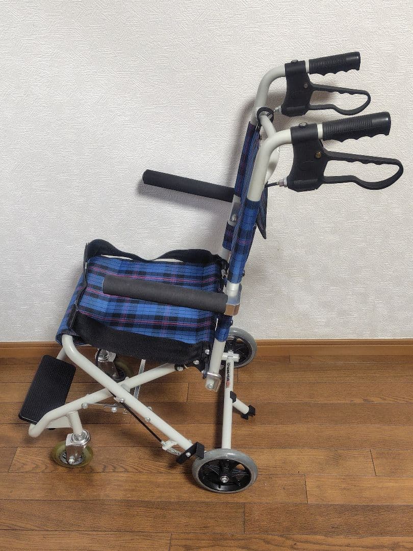 折りたたみ介助用車椅子