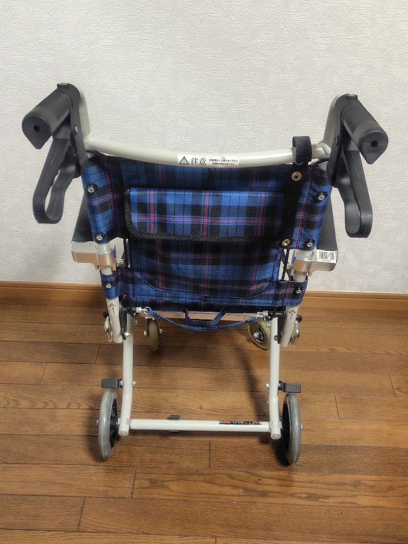 折りたたみ介助用車椅子