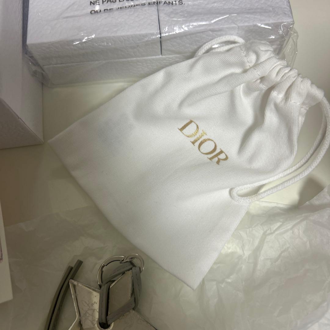 dior ネイルポリッシュ、リップ、香水サンプル、キーホルダー、ポーチ、香水