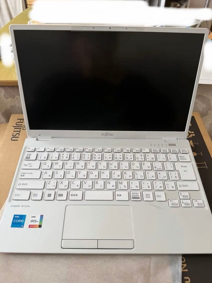 新品未使用 保証1年 LIFEBOOK UH08/G3 i5 256GB 日大推