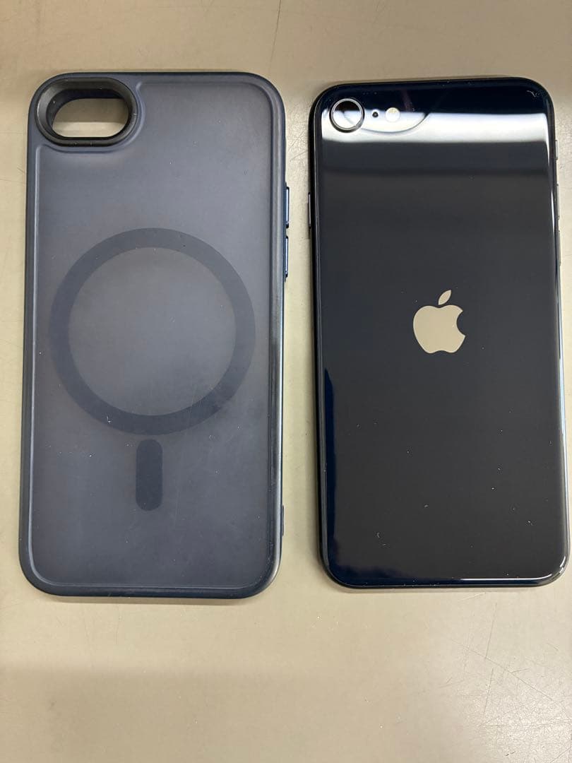 iphone se 第3世代 256GBミッドナイト美品 中古ケースフィルム付き