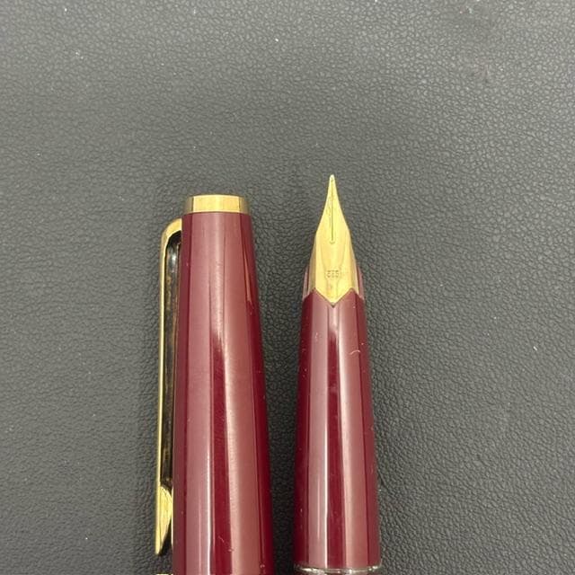 MONT BLANC　モンブラン　バーガンディ 万年筆 ペン先585　ネーム入り