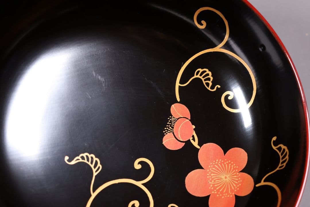 【MA489】漆芸 木製漆器 梅唐草蒔絵 木皿 五客 11.9cm 黒塗 溜塗