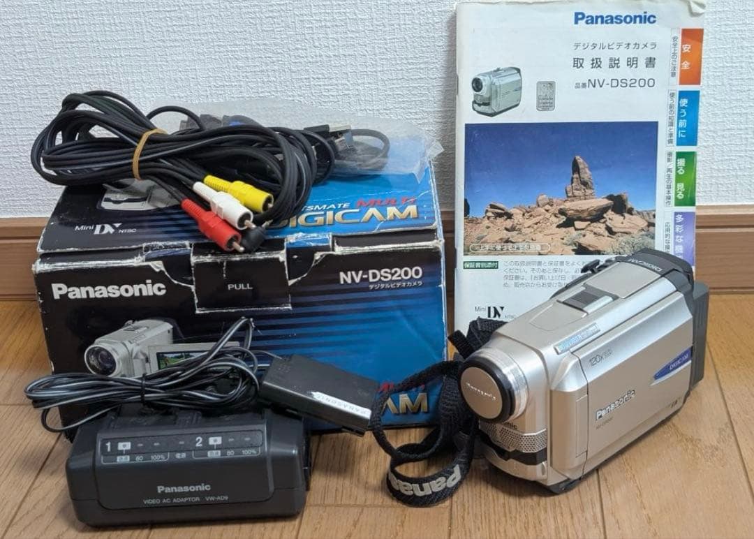 Panasonic パナソニックNV-DS200 minidv
