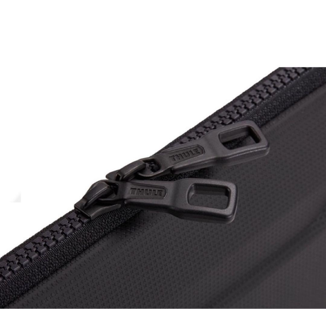 ★セール 新品 送料込★ Thule MacBook® Pro 16 ケース 黒